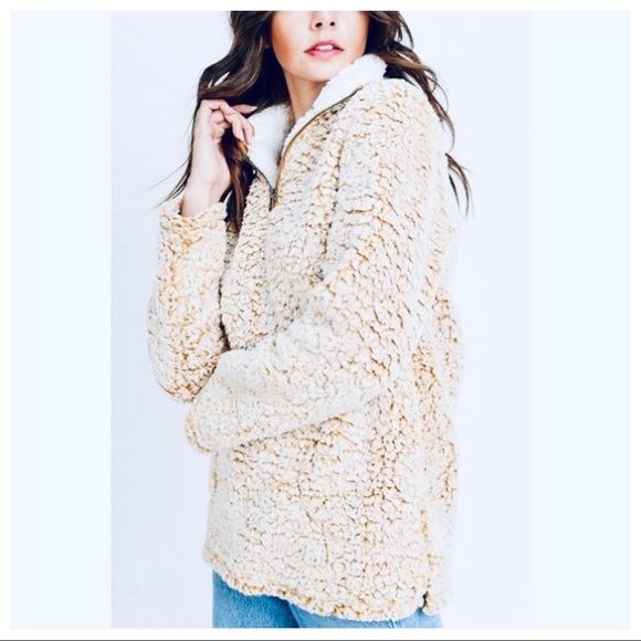 Beautiful Soft Oatmeal Sherpa Zip Pull over - Picture 2 of 6